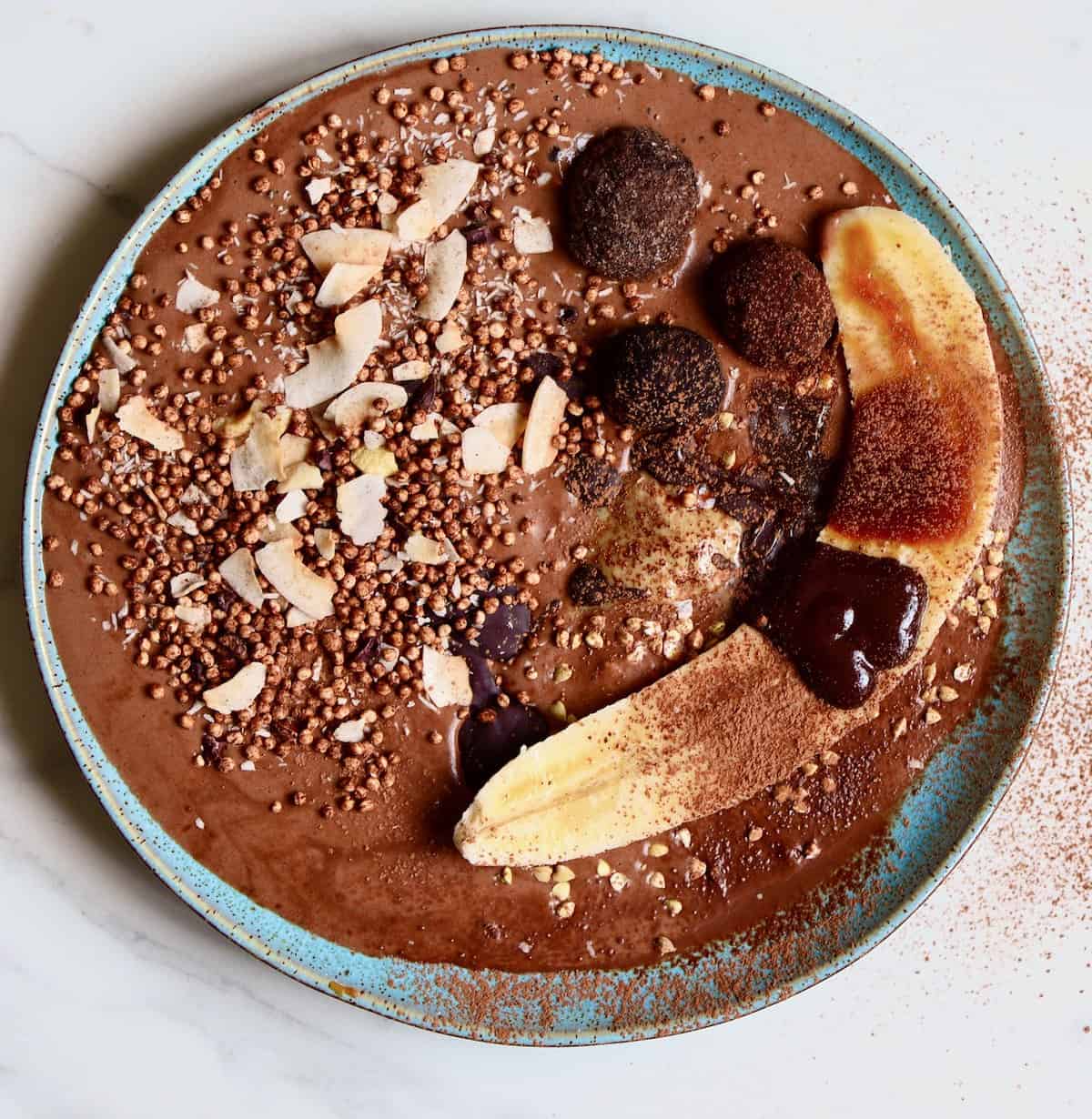 Master the Vegan Chocolate Smoothie Bowl: Energy & Nutrition